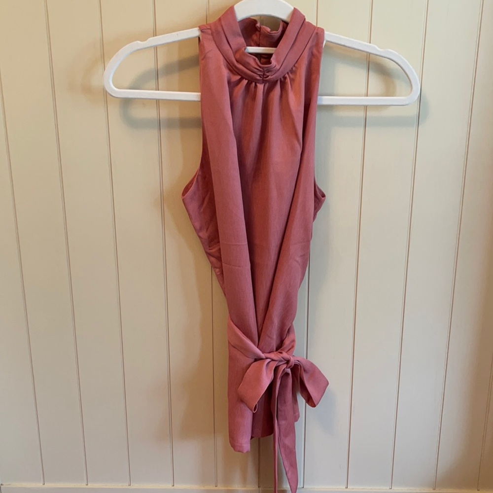Sleeveless pink tie blouse